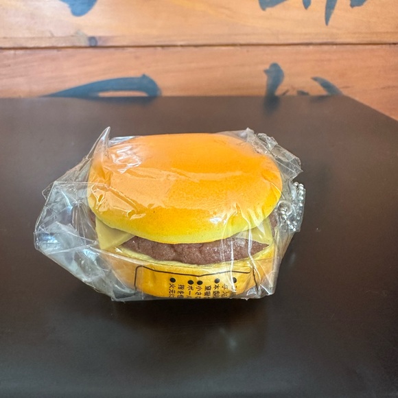 Cheeseburger Squishy Keychain - Picture 5 of 5